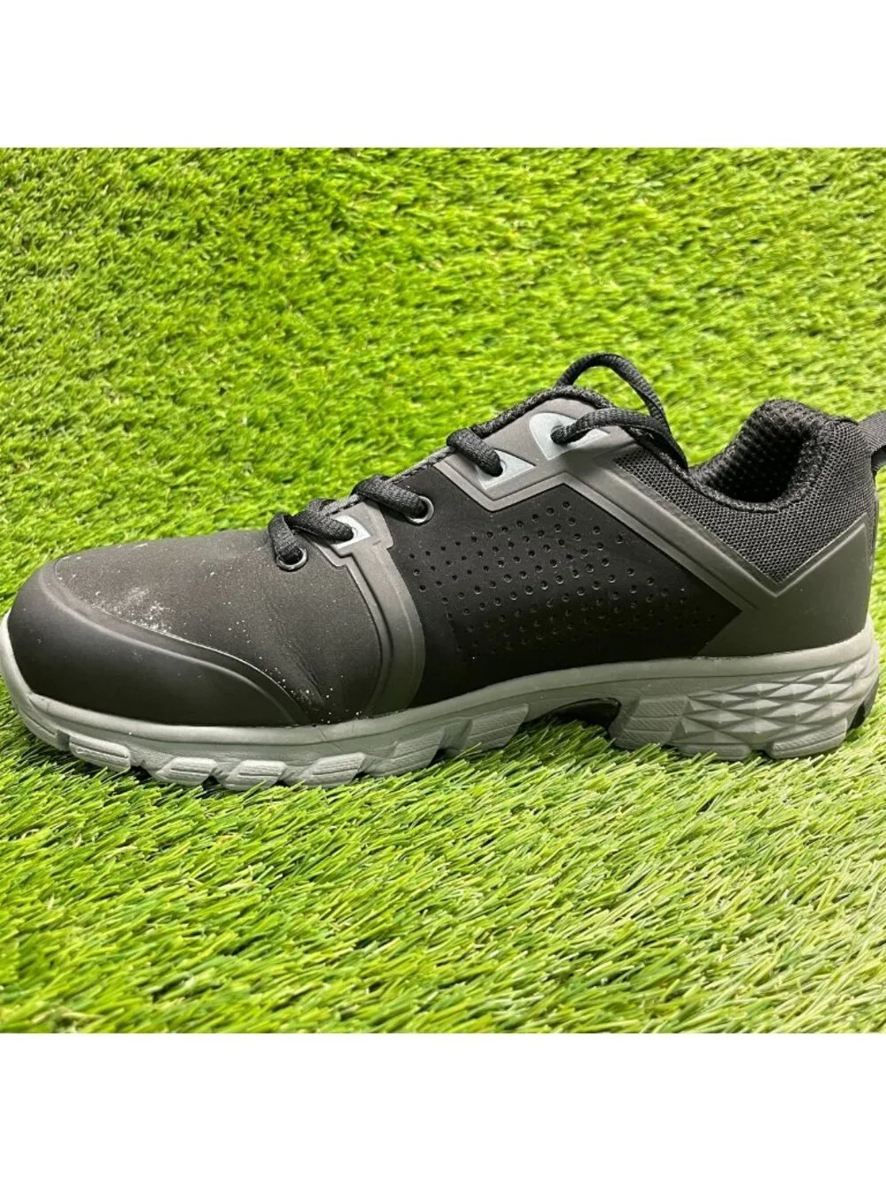 Nautilus Zephyr Mens Size 8.5 Black Gray Athletic Alloy Toe Safety Work Shoes